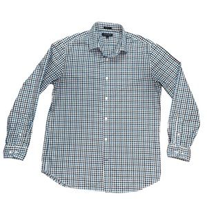 Banana Republic long sleeve sleek button up shirt.